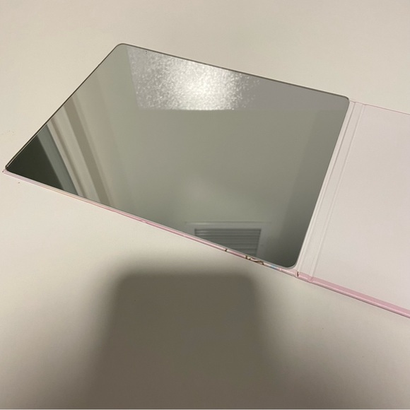 My melody miniso foldable mirror - Picture 2 of 4